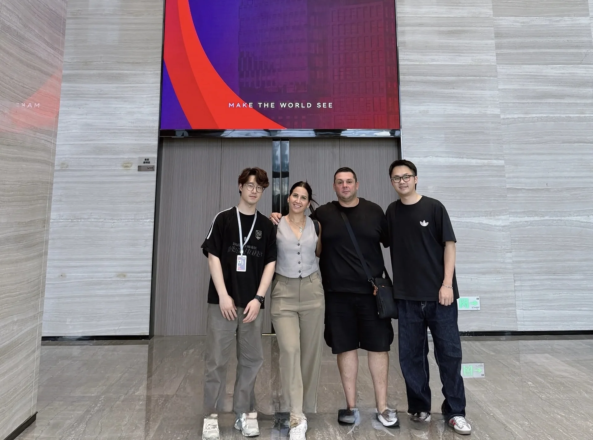 Visita de Clientes a Nuestras Oficinas en China