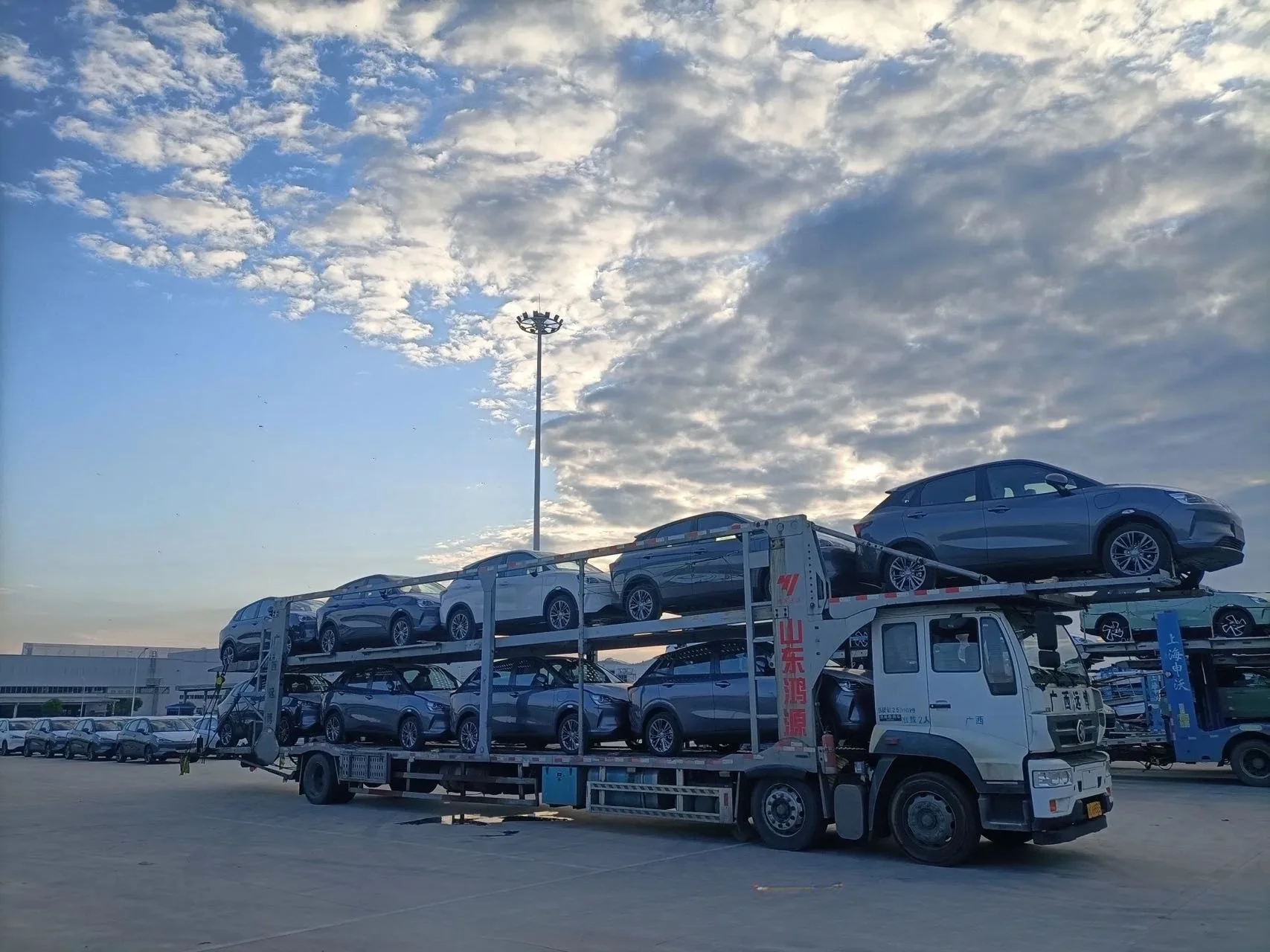 Transporte Terrestre de Vehículos al Puerto