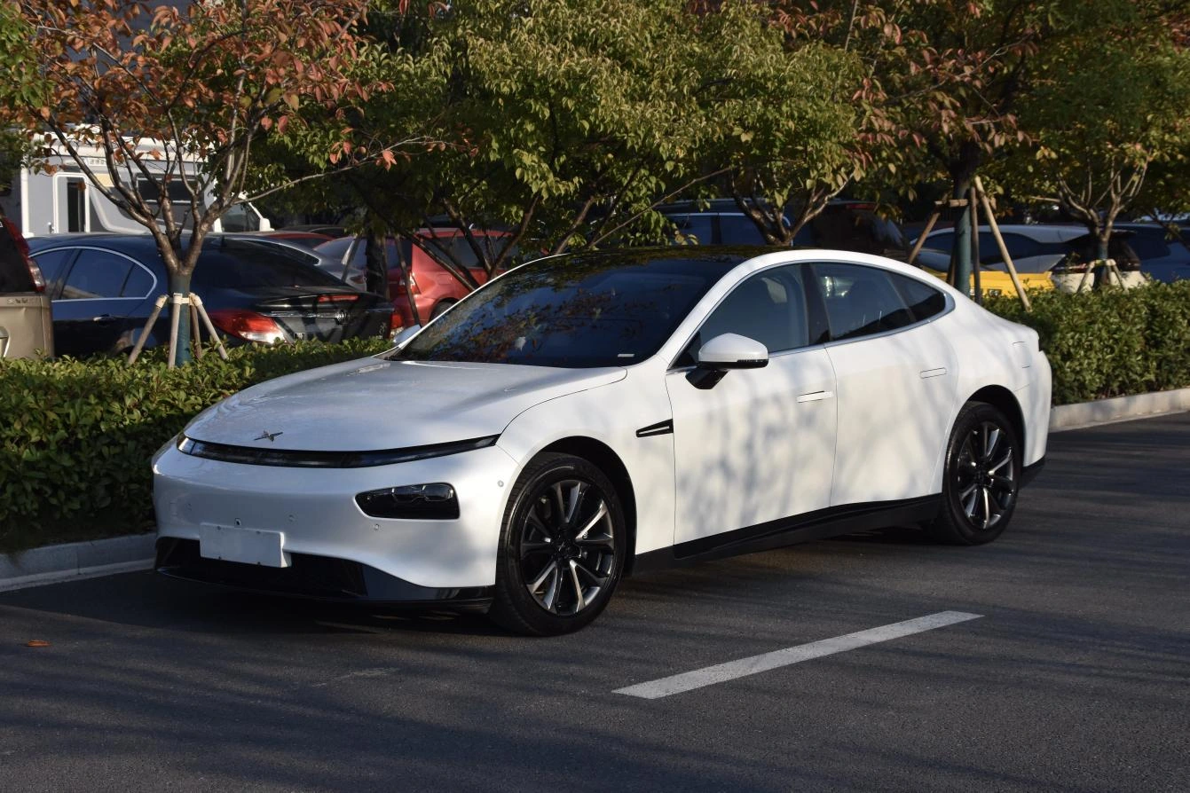 Usado 2021 XPeng P7 Sedan - Vista Frontal | Exportación B2B LATAM